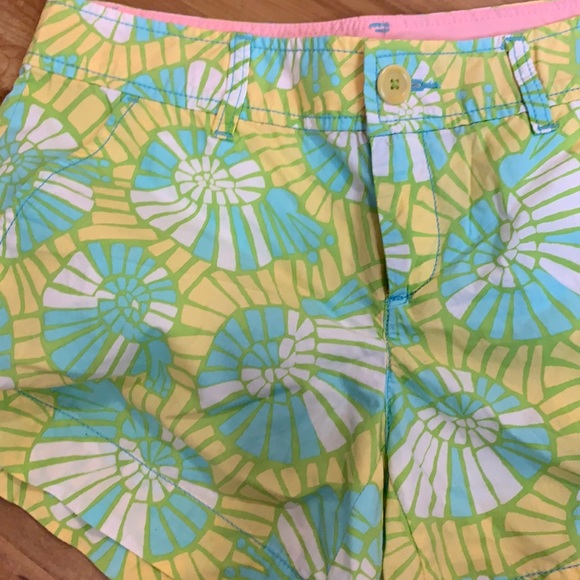 Lilly Pulitzer Shorts - Picture 7 of 8
